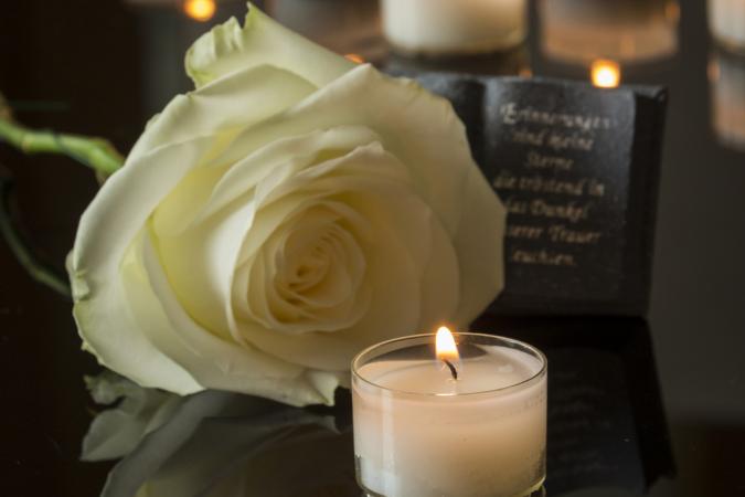 -memorial-candle